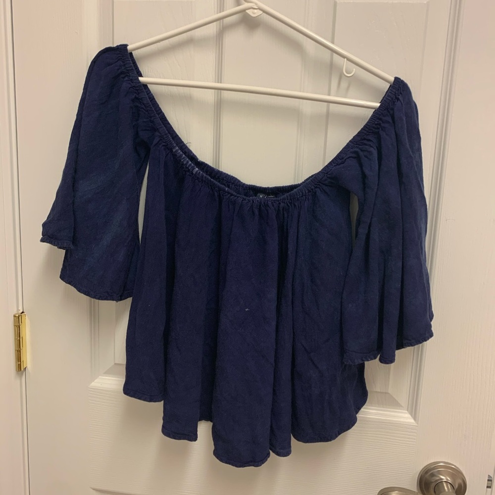 Off-the-shoulder top